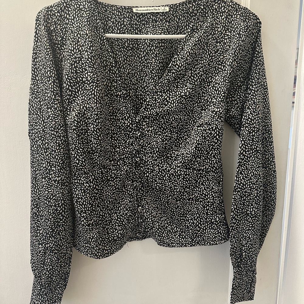 Abercrombie & Fitch Black and White Blouse